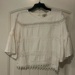 Alythea M/L white 3/4 sleeve blouse